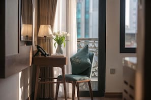 Deluxe Double or Twin Room, Balcony | Desk, blackout drapes, free WiFi - Reviah Hotel (Kim Lien)
