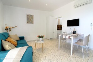 Living area - Vrbo Property (SAINTE LUCIE DE PORTO VECCHIO)