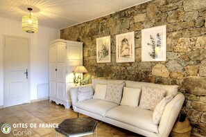 Living area - Vrbo Property (SANTA REPARATA DI BALAGNA)