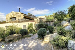 Property grounds - Vrbo Property (SAINTE LUCIE DE PORTO VECCHIO)