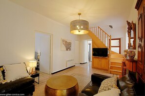 Living area - Vrbo Property (OTA)