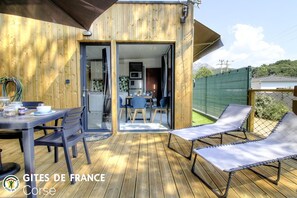 Outdoor dining - Vrbo Property (SARROLA CARCOPINO)