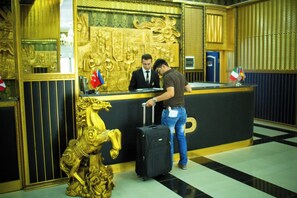 Reception - Golden Plaza Hotel (Bakı)