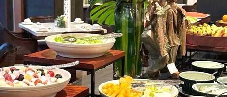Free daily buffet breakfast
