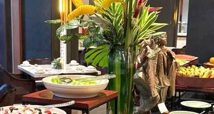 Golden Plaza Hotel - Free Massage & Half Board Included
