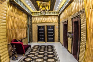 Lift - Golden Plaza Hotel (Bakı)