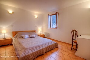 Room - Vrbo Property (CORBARA)