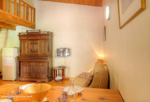 Living area - Vrbo Property (BASTELICA)
