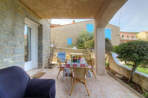 Outdoor dining - Vrbo Property (CARGESE)
