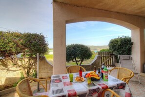 Outdoor dining - Vrbo Property (CARGESE)