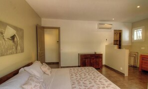 Travel cot, free WiFi - Villa Orsu - SAINTE LUCIE DE PORTO VECCHIO (SAINTE LUCIE DE PORTO VECCHIO)