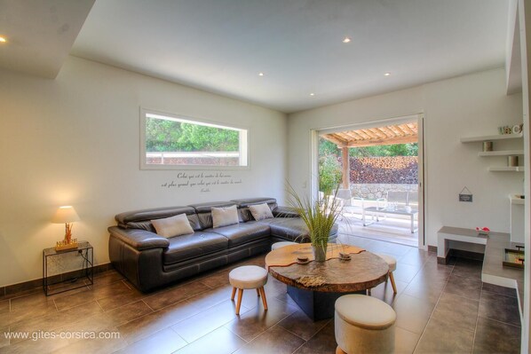 Living area - Vrbo Property (SAINTE LUCIE DE PORTO VECCHIO)