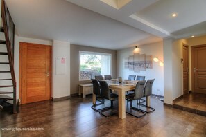 Dining - Vrbo Property (SAINTE LUCIE DE PORTO VECCHIO)