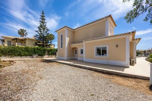 Exterior - Vrbo Property (Areias de Porches)