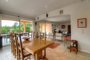 Dining - Vrbo Property (SAN GAVINO DI CARBINI)