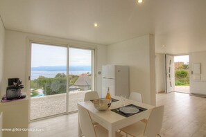 Dining - Vrbo Property (CALCATOGGIO)