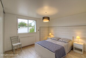 Room - Vrbo Property (CALCATOGGIO)