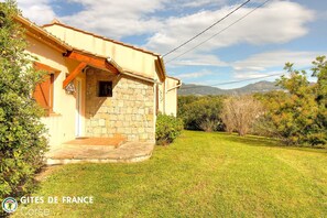 Exterior - Vrbo Property (CUTTOLI CORTICCHIATO)