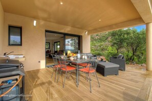 Outdoor dining - Vrbo Property (SAN GAVINO DI CARBINI)