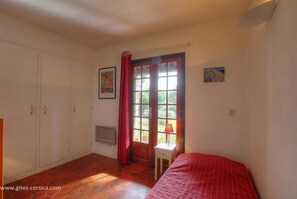 Room - Vrbo Property (PIANOTTOLI CALDARELLO)