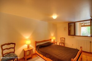 Room - Vrbo Property (BASTELICA)