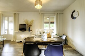 Dining - Vrbo Property (PIETROSELLA)