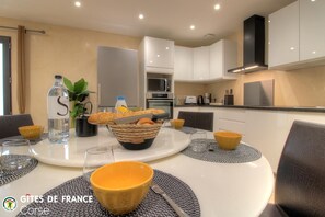 Dining - Vrbo Property (CAURO)