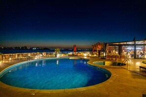 Seasonal outdoor pool - Duman Boutique Hotel (Constanța)