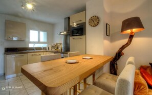 Dining - Vrbo Property (VENACO)