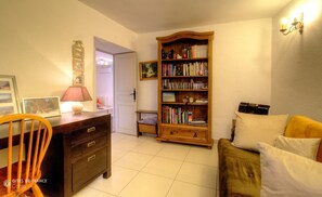 Living area - Vrbo Property (VENACO)