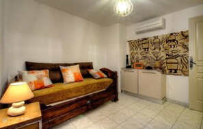 Living area - Vrbo Property (VENACO)