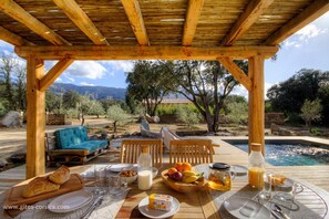 Outdoor dining - Vrbo Property (SPELONCATO)