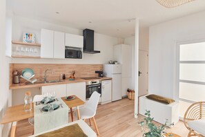 Private kitchen - Appart Univers 2 bedrooms - Bright - 2' Lille (Ronchin)