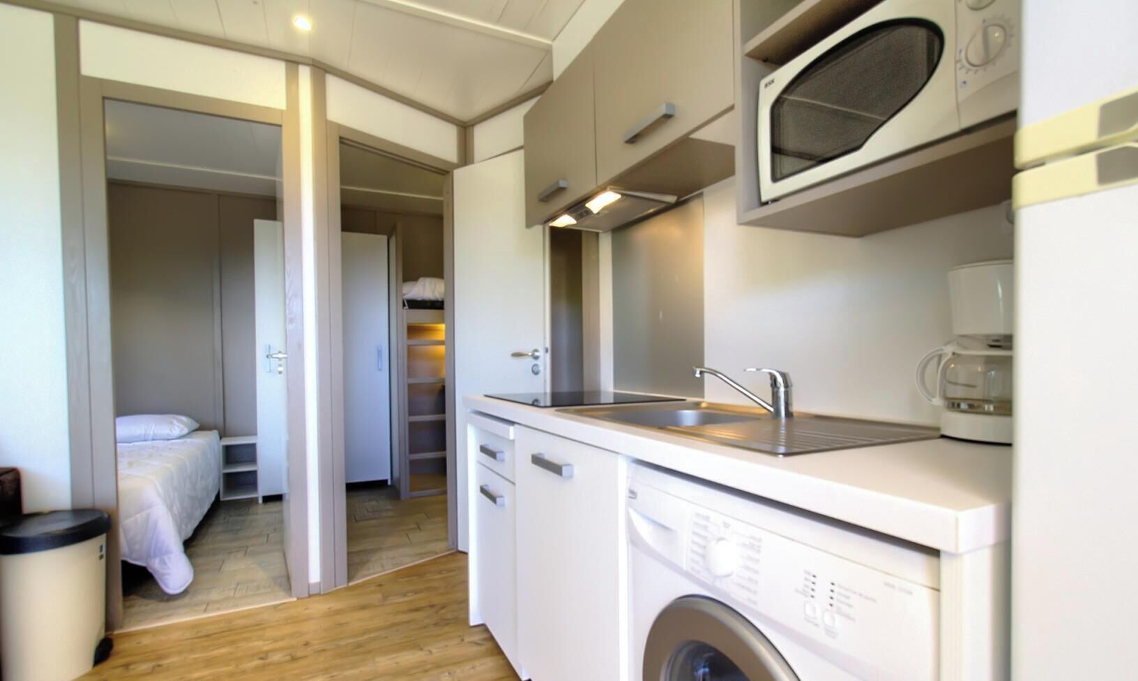 Fridge, microwave