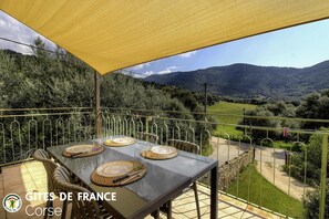 Outdoor dining - Vrbo Property (CARGESE)