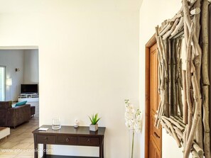 Interior - Vrbo Property (CAURO)