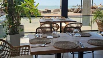 Standard Double Room, Sea View | Dining