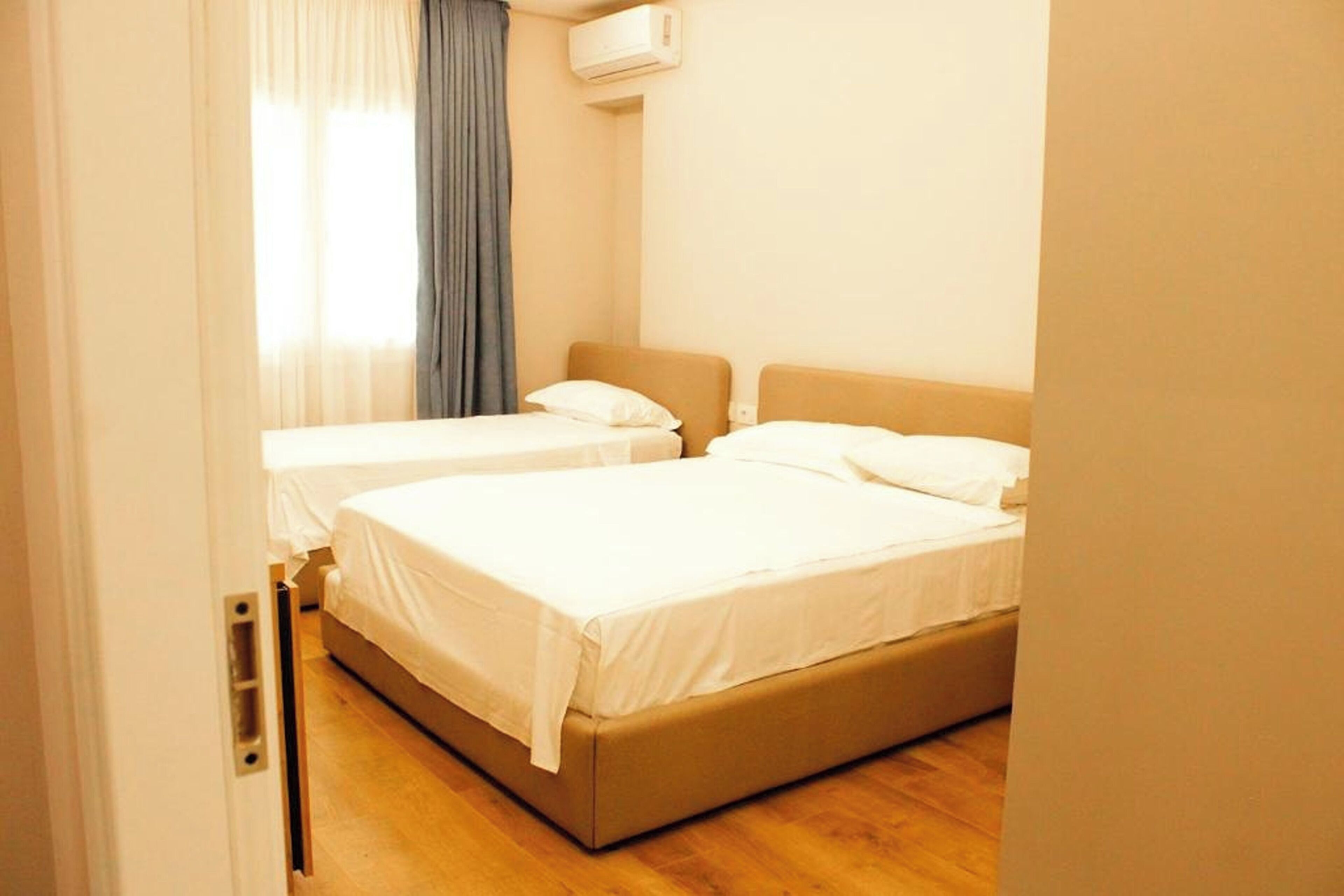 Economy Triple Room
