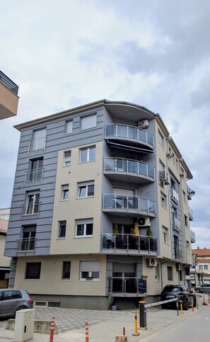 Exterior - Lihnidos Home - VIA Prime Apt Near LakeCentar (Ohër)