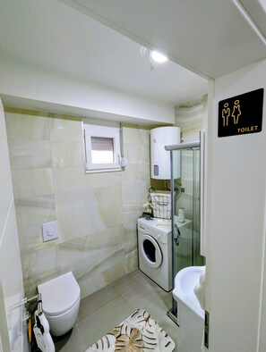 Bathroom - Lihnidos Home - VIA Prime Apt Near LakeCentar (Ohër)