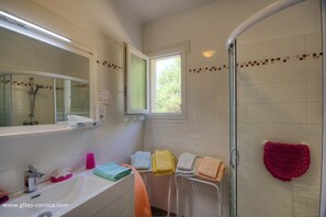 Bathroom - Vrbo Property (ALATA)