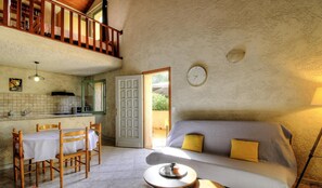 Living area - The strawberry tree - SAN GAVINO DI CARBINI (SAN GAVINO DI CARBINI)