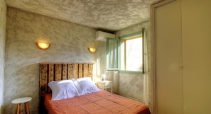 Room - The strawberry tree - SAN GAVINO DI CARBINI (SAN GAVINO DI CARBINI)