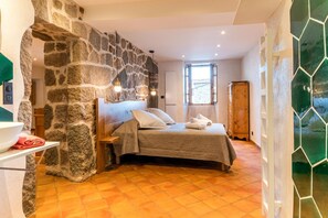 Room - Vrbo Property (OLMETO)