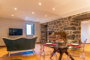 Interior - Vrbo Property (OLMETO)