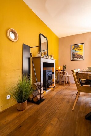 Interior - Vrbo Property (SANTO PIETRO DI TENDA)