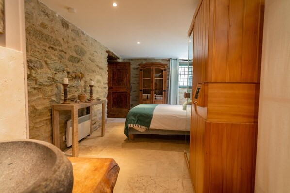 Room - Vrbo Property (SANTO PIETRO DI TENDA)