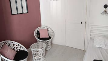 1 bedroom, iron/ironing board, WiFi (free)