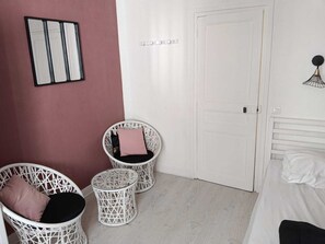 1 bedroom, iron/ironing board, free WiFi - Apartment 1, near downtown and the thermal baths. Pets are allowed. (La Bourboule)