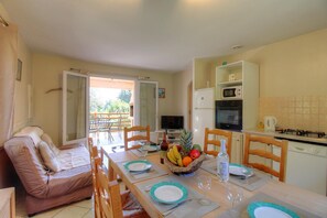 Dining - Vrbo Property (SAN GAVINO DI CARBINI)